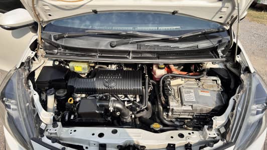 Toyota Sienta 2016
