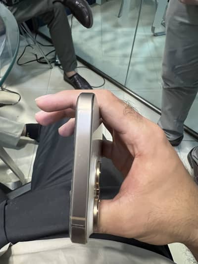 Apple iPhone 16 Pro Max - Desert Titanium