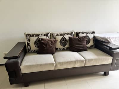 Elegant 6 Seater Sofa Set | Good Condition | Wooden Arm Design