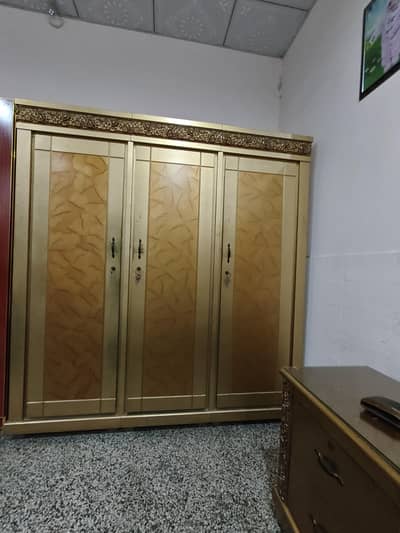 3 cubdus almari