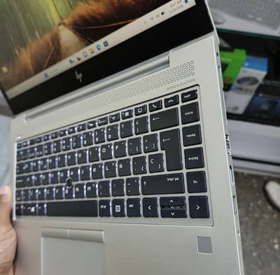 Hp Elitebook 745 G6 ryzen 5 3500 graphics laptop i7.10th equal