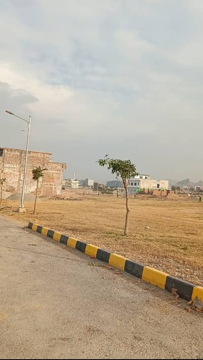 10 Marla Plot For Sale In Faisal Hills Block B Near Park | Sun-Facing | Ideal Location