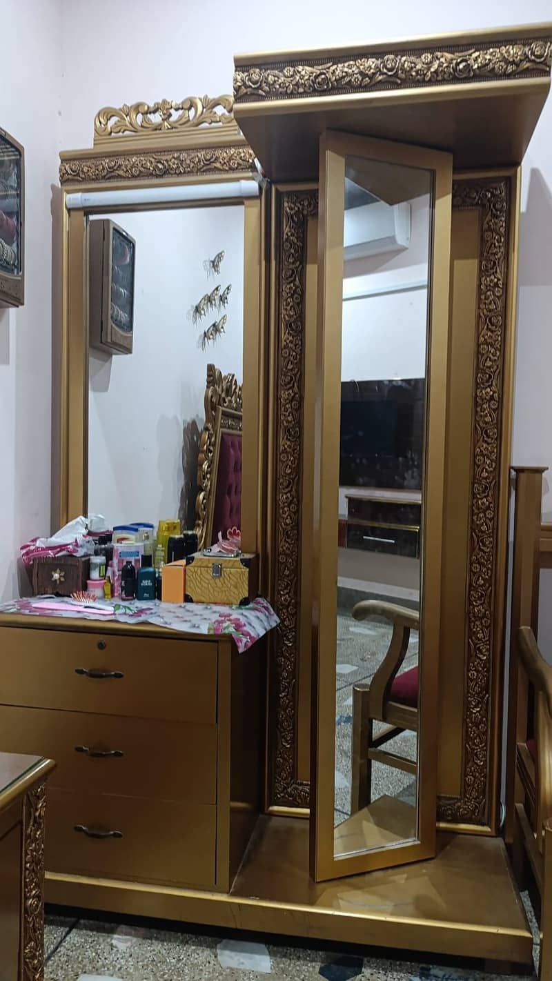 dressing table 0