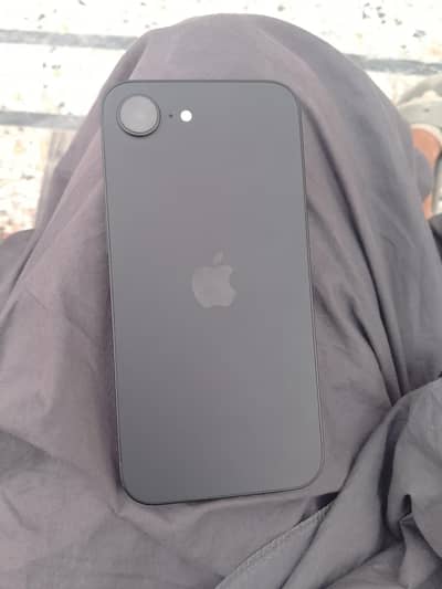 Apple iPhone 16e