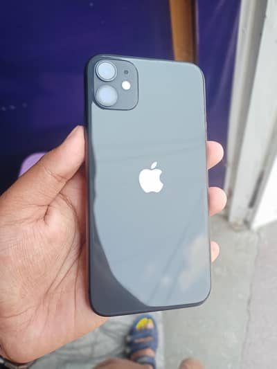 iPhone 11 with box  93 helth