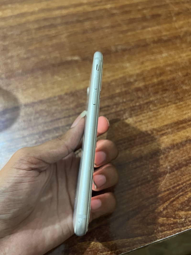 Apple iPhone 8 1