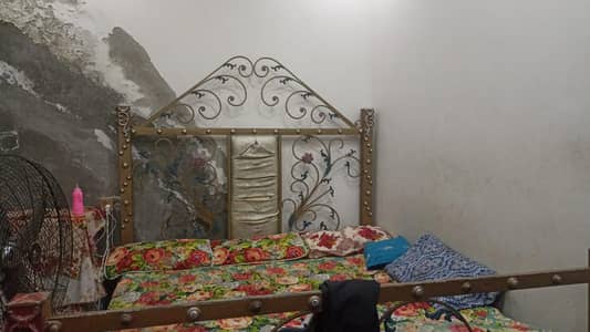 urgent Full size bed Iron making Heavy weight