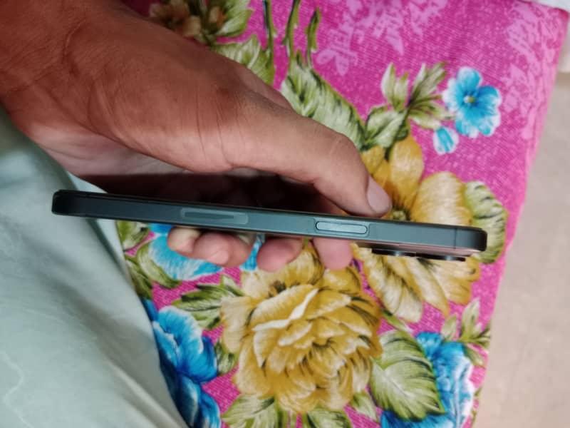 iPhone 15 Pro Max 2