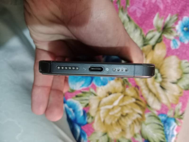 iPhone 15 Pro Max 3