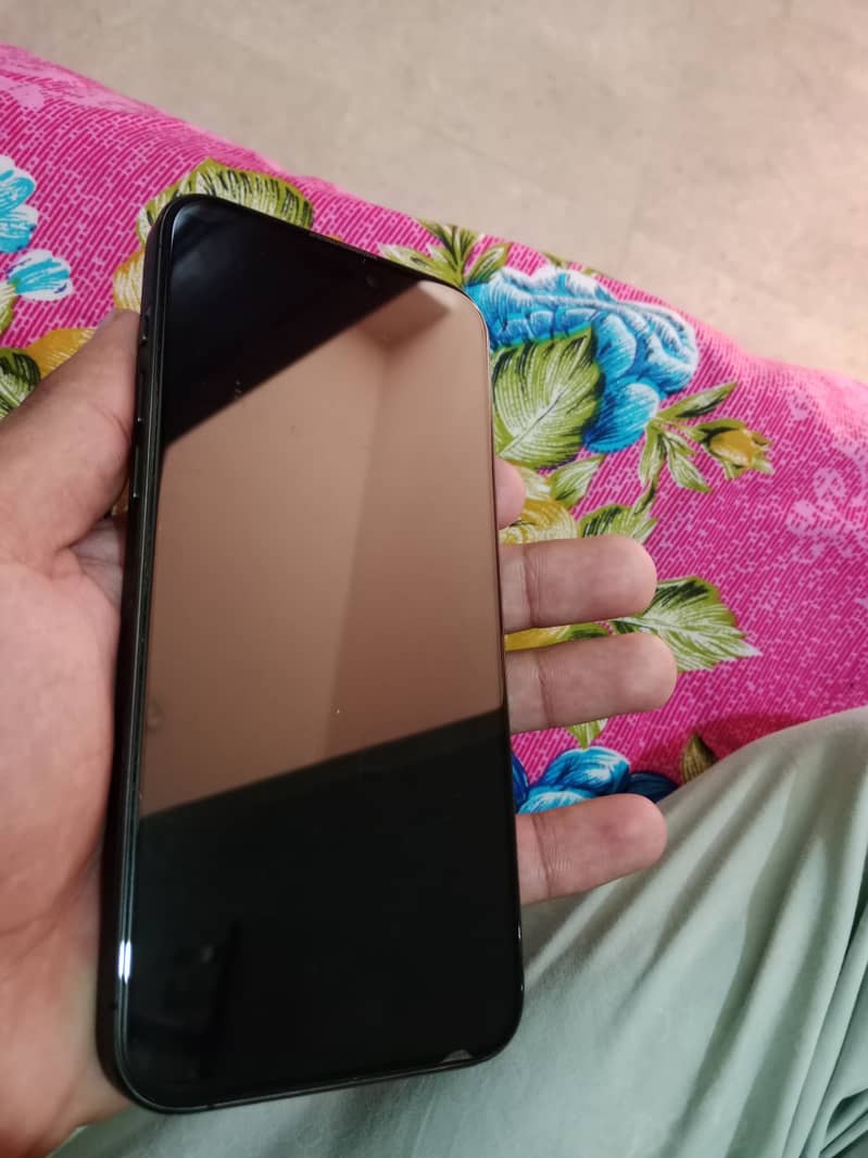 iPhone 15 Pro Max 5
