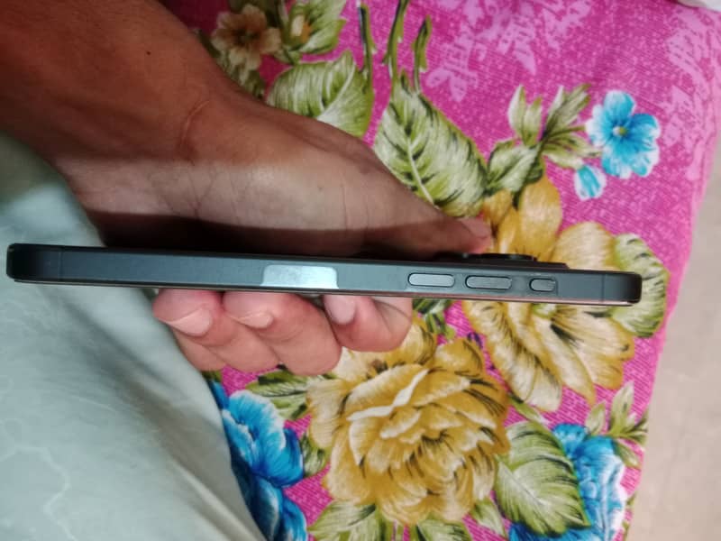iPhone 15 Pro Max 6