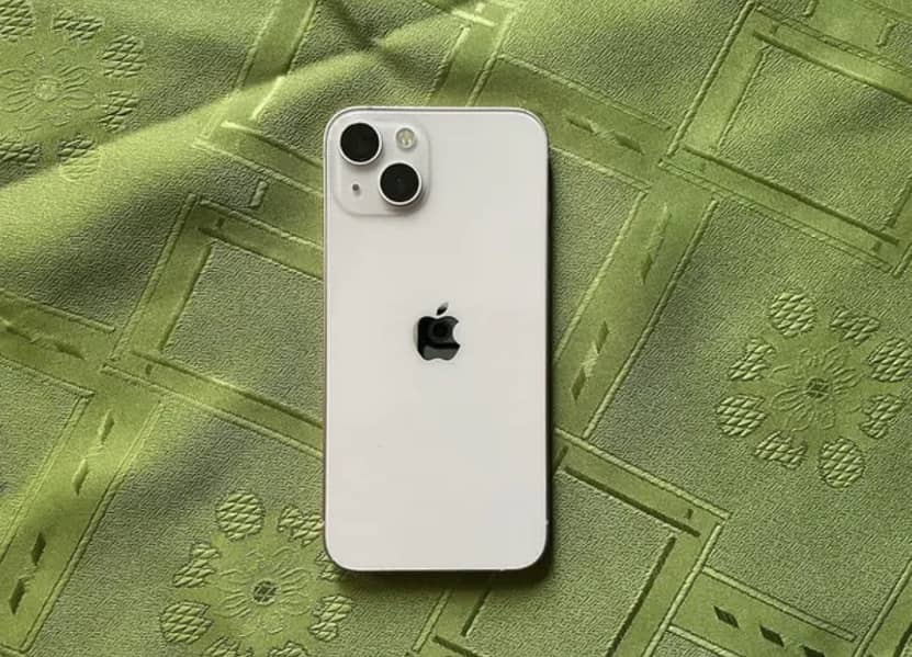 Apple iPhone 13 0