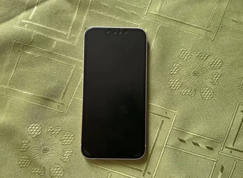 Apple iPhone 13 2