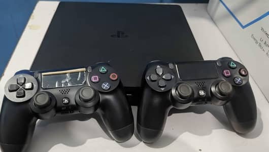 Playstation 4   500gb with box  and controllers