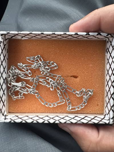 Chandi figaro italian chain