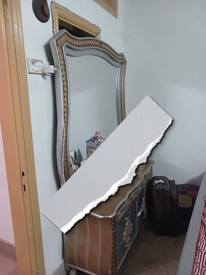 bed, dressing table and sofa 5