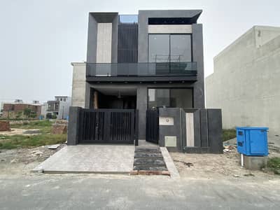 Modern Luxury 5 Marla House Top Location In Lake City Is Available For Sale