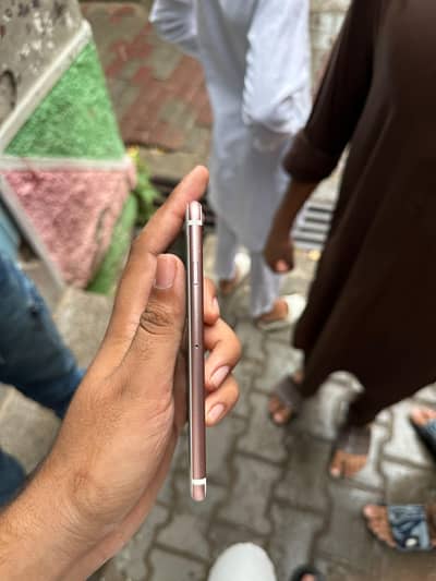 Apple iPhone 7