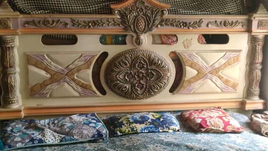 bed set in new condition for sale Master bed full siize