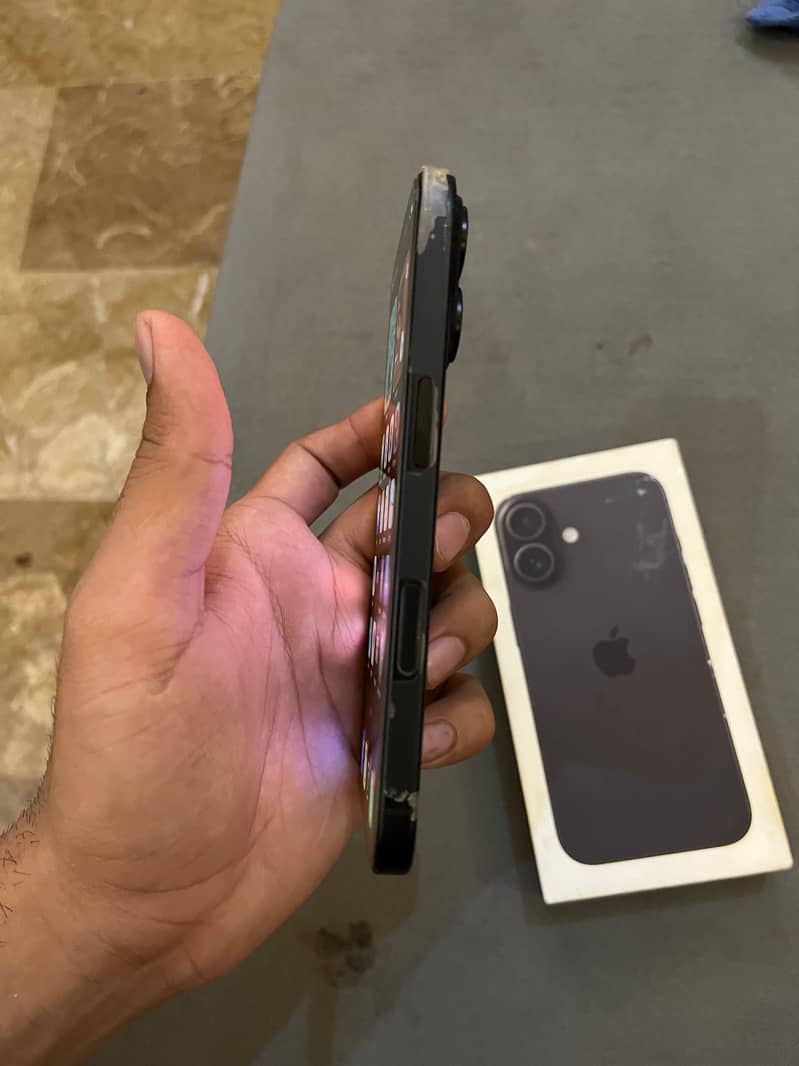 Apple iPhone 16 1