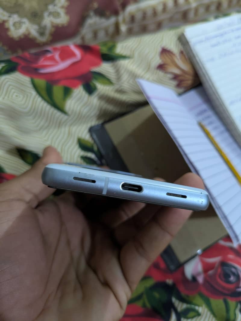 Google Pixel 7a 4