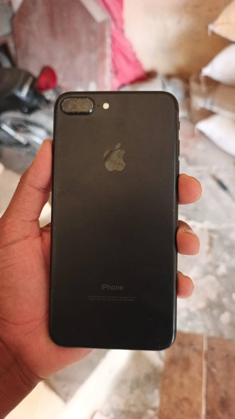 Apple iPhone 7 Plus 3