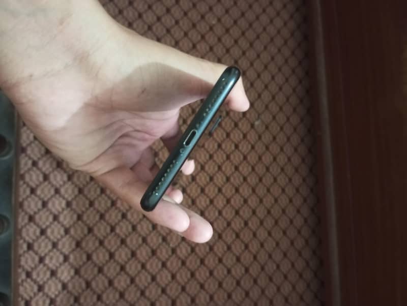 Apple iPhone 7 Plus 3