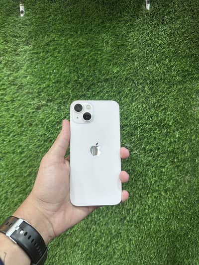 Apple iPhone 13