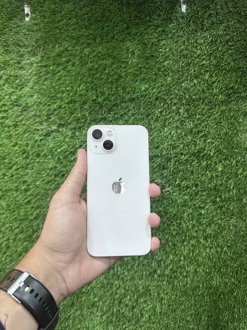 Apple iPhone 13 0