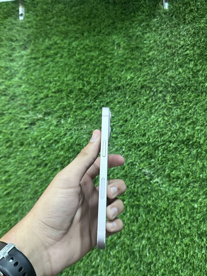 Apple iPhone 13 3