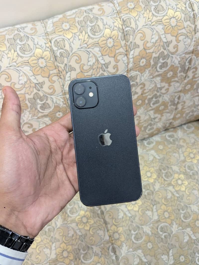 Apple iPhone 12 3