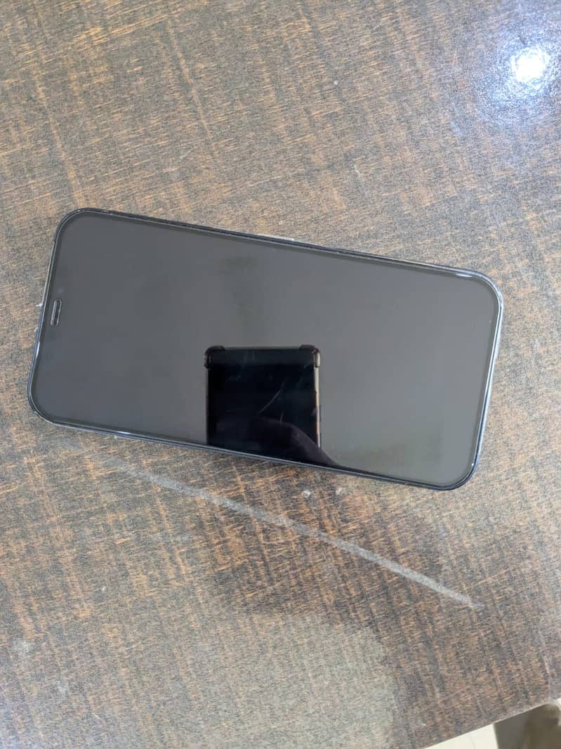 Apple iPhone 12 4
