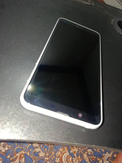 Sharp Aquos R2