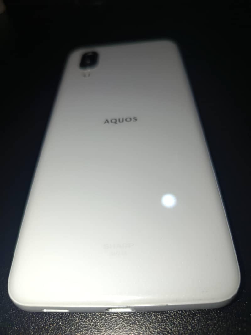Sharp Aquos R2 1
