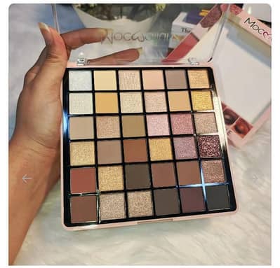 MOCALLURE 36 COLOUR EYESHADES  WhatsApp. 03254680905
