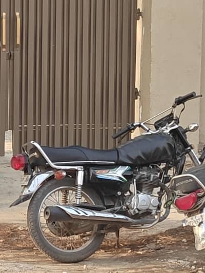 Honda cg 125 Black color 2022 Model brand new condition