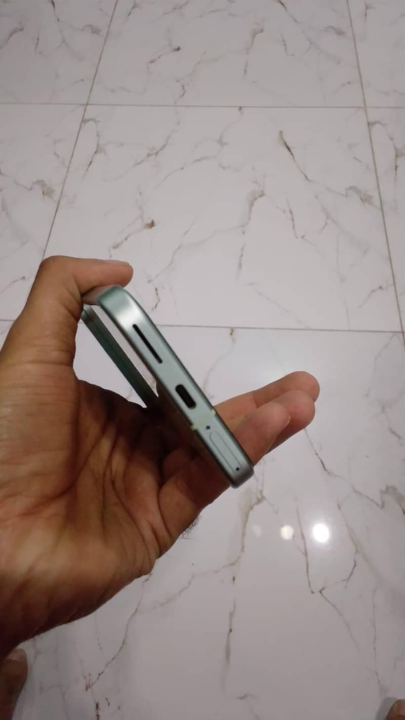 Google Pixel 9 6