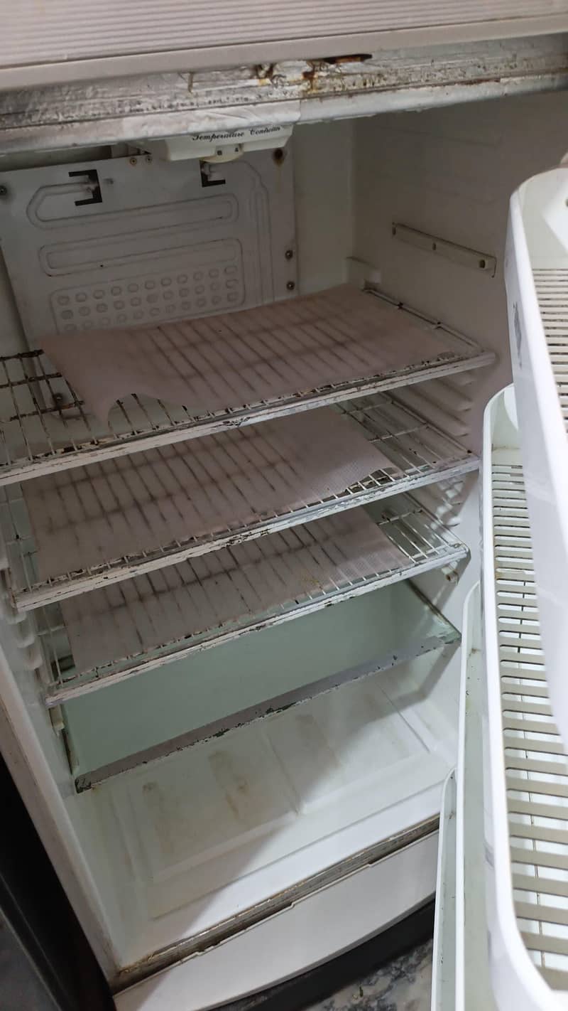 refrigerator 0
