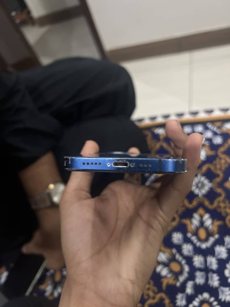 Apple iPhone 12 mini 1
