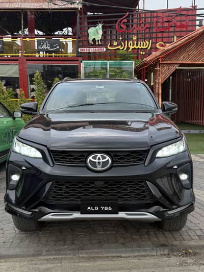 Toyota Fortuner Legender 2022