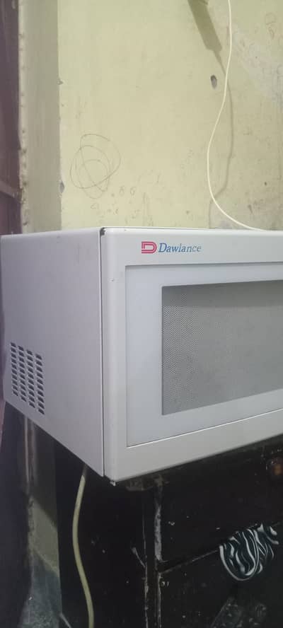 Dawlance microwave oven for sale in good condition