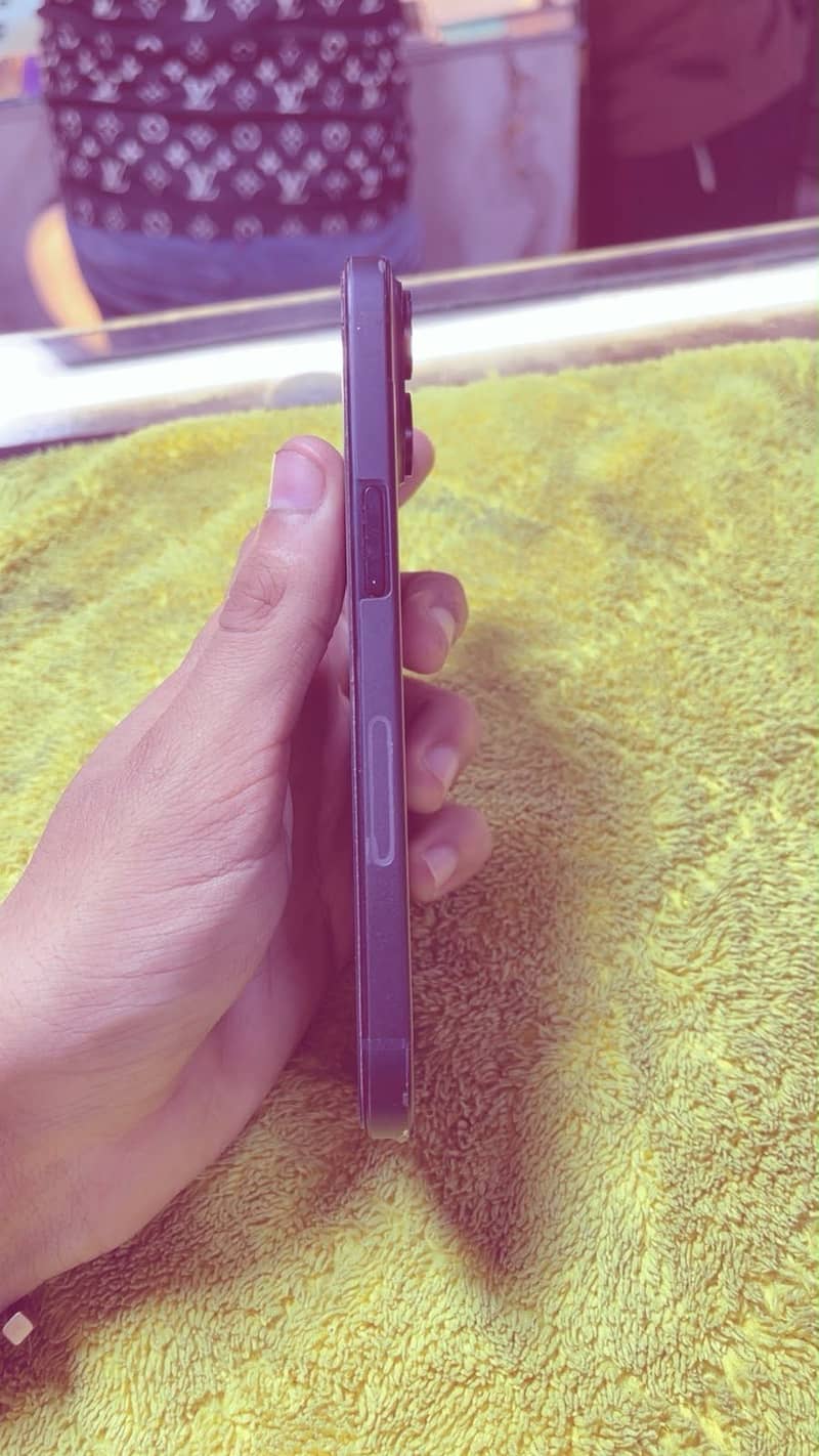 Apple iPhone 15 5