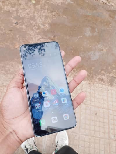 Tecno Camon 18