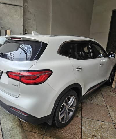 MG HS 2021