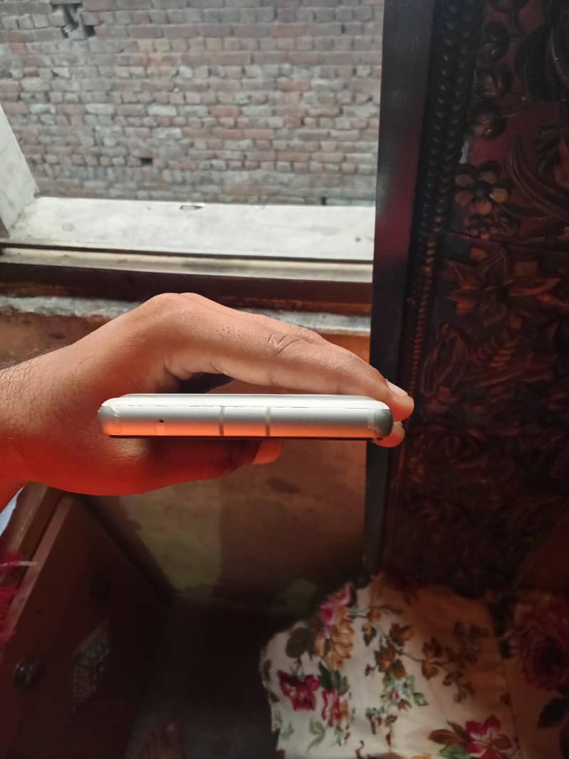 Google Pixel 7a 3