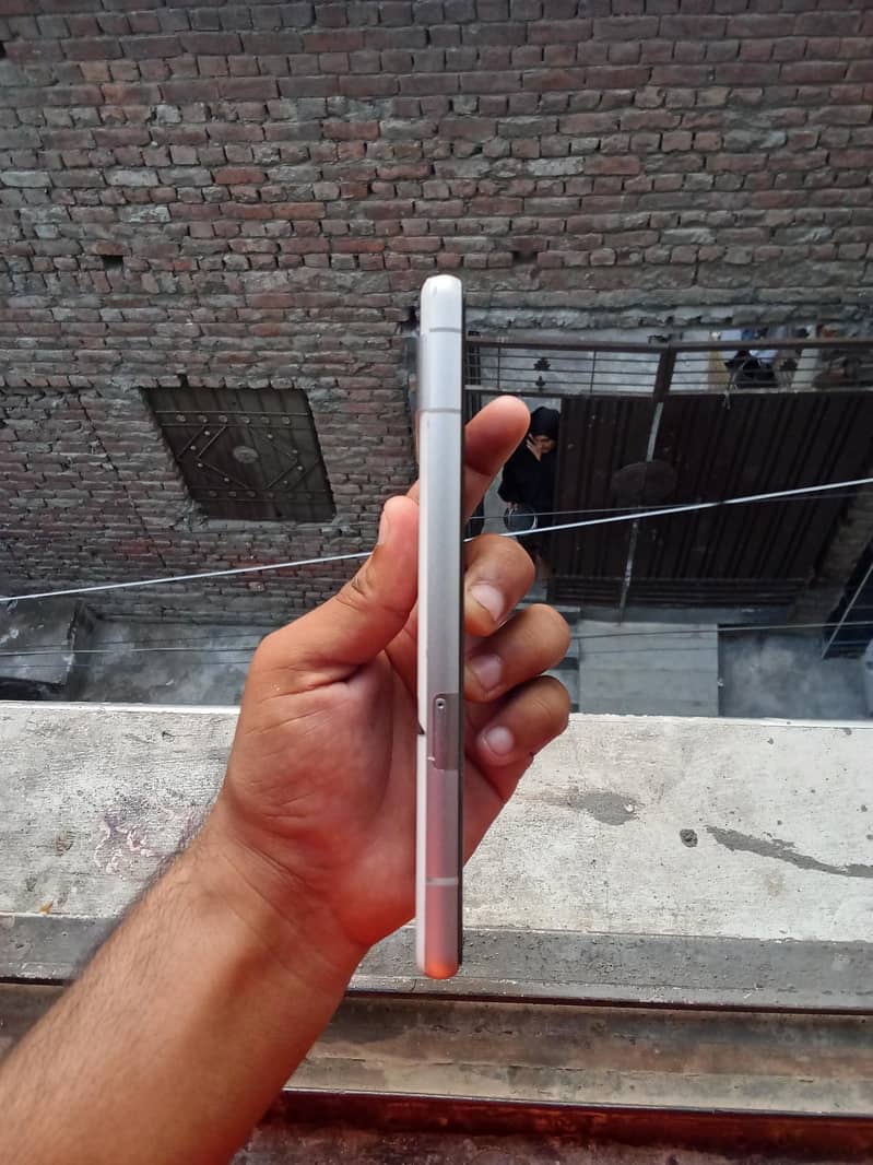 Google Pixel 7a 4