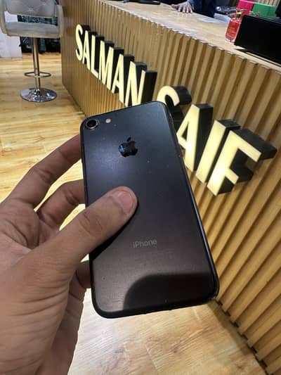 Apple iPhone 7