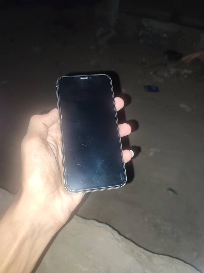 Apple iPhone X 3