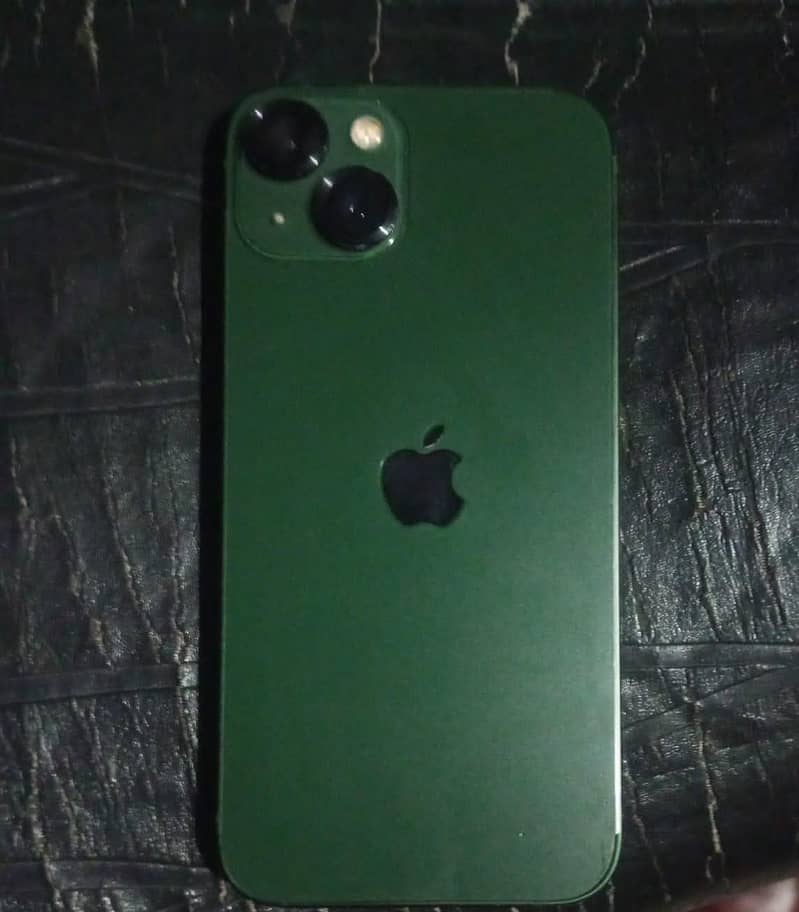 Apple iPhone 13 4