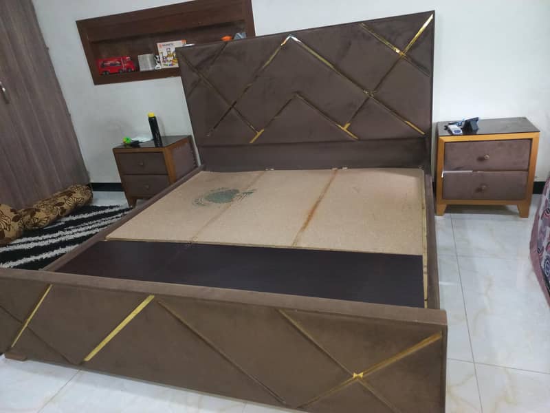king size bed 0